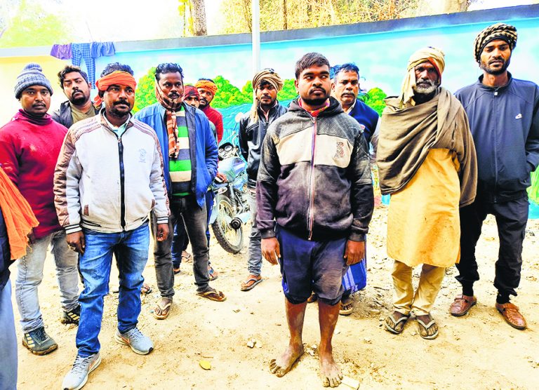 बिजली प्रवाहित तार की चपेट में आने से अधेड़ की मौत