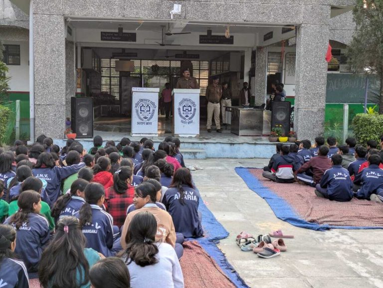 अग्निक पदाधिकारी ने पीएमश्री जेएनवि के छात्रों को किया जागरूक