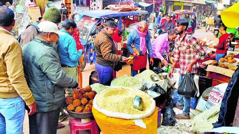 Buxar News: मकर संक्रांति आज, गंगा घाटों पर उमड़ेंगे श्रद्धालु