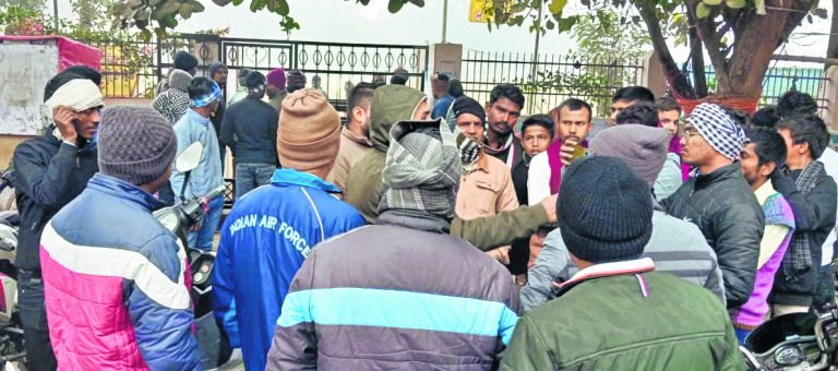 वीर कुंवर सिंह मैदान में प्रवेश शुल्क लेने पर हंगामा