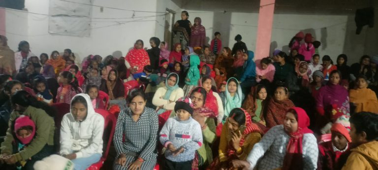 भगवती मंदिर में लगाया गया 56 व्यंजनों का भोग, बड़ी संख्या में पहुंचे श्रद्धालु