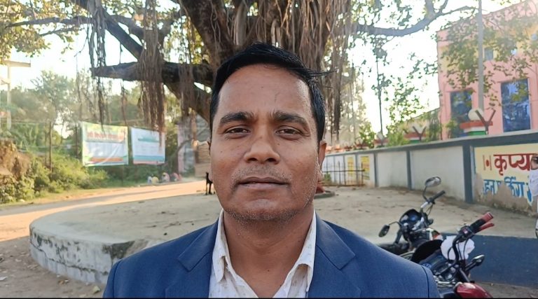 सर्वे कार्य में रूचि नहीं लेने वाले 12 पंचायत के सर्वे कर्मियों से पूछा स्पष्टीकरण