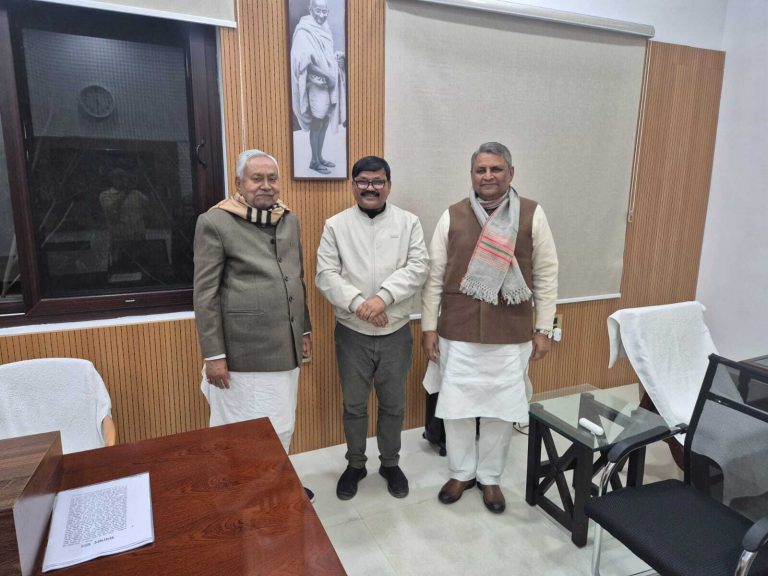 जदयू के पूर्व विधायक ने सीएम को सौंपा मांग पत्र
