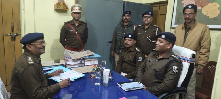 सड़क दुर्घटना को रोकने के लिए की जायेगी बैरिकेडिंग<bha>—</bha> एसपी