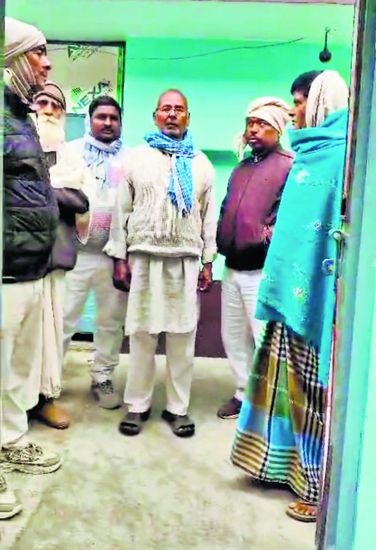 Gaya News : पकरी गांव में बंद घरों से लाखों का सामान चोरी