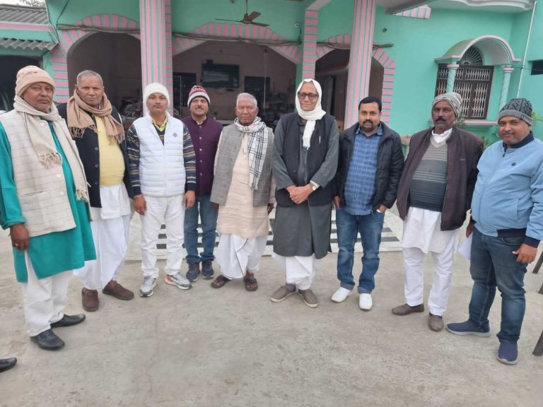 मुखिया संघ की बैठक में पंचायत के विकास पर चर्चा