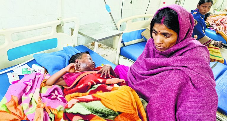 Gaya News : पांच साल के बच्चे को पेट्रोल छिड़क जलाया, चौकीदार के बेटे पर आरोप
