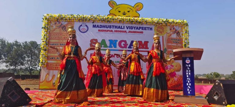 विज्ञान प्रदर्शनी में छात्र-छात्राओं ने प्रस्तुत किये आकर्षक मॉडल