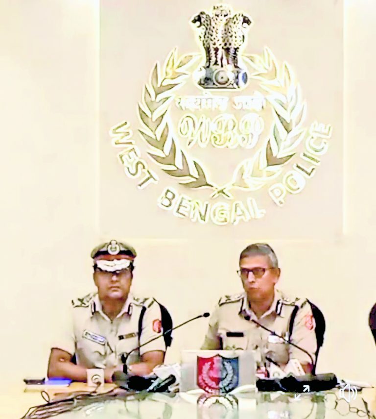 पुलिसकर्मियों पर गोली चलाने का आरोपी मुठभेड़ में ढेर