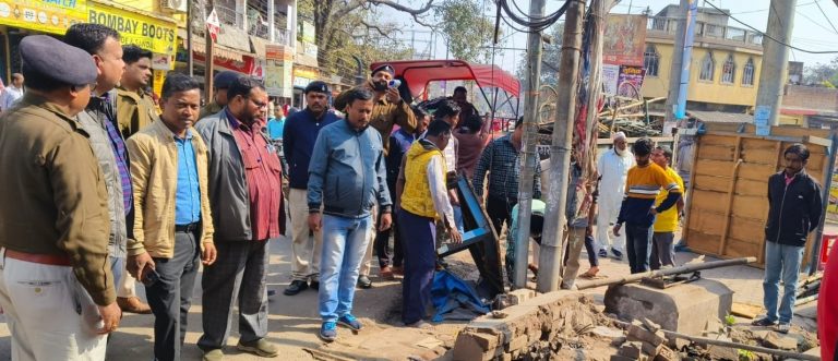 Bokaro News : निगम ने चास धर्मशाला मोड़ से जोधाडीह मोड़ तक हटाया अतिक्रमण