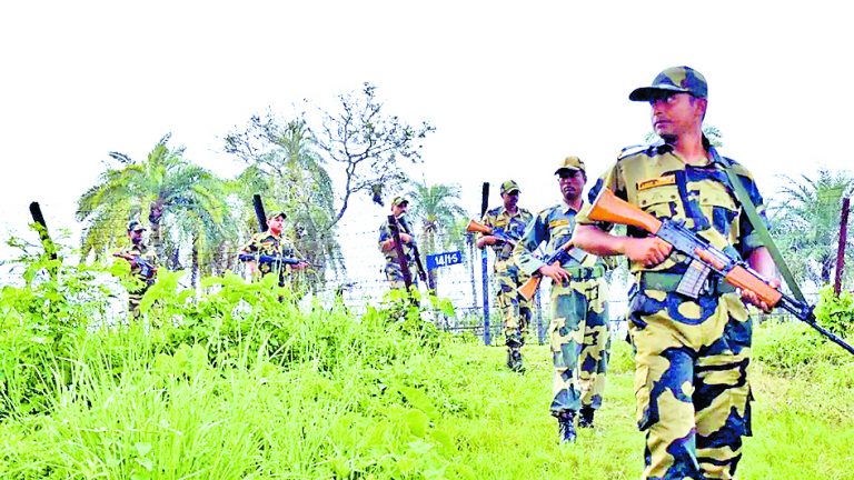 सीमा पर भिड़े भारतीय व बांग्लादेशी किसान, पथराव