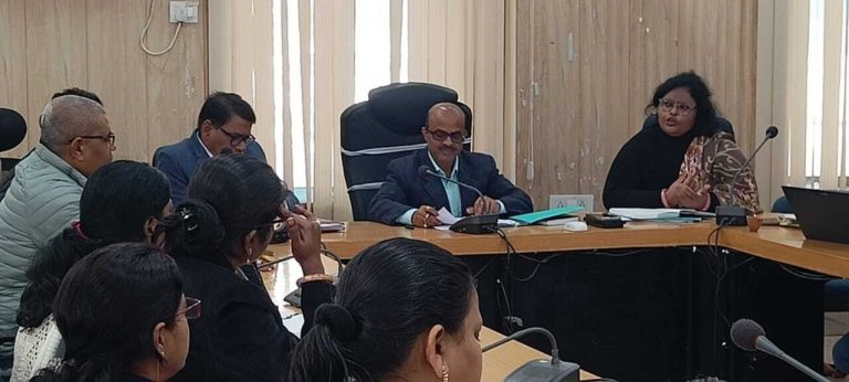 Madhubani News : शत-प्रतिशत क्रियाशील रहे आंगनबाड़ी केंद्र : अपर समाहर्ता