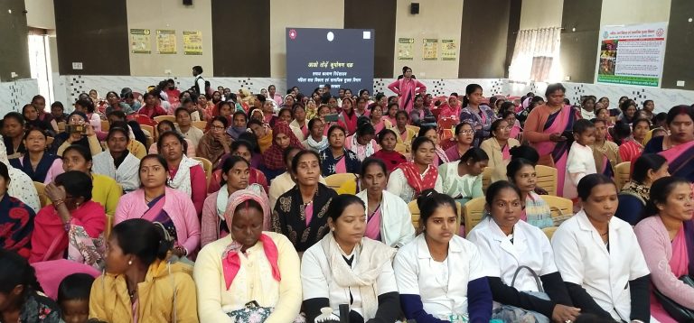 Chaibasa News : सामाजिक सहभागिता से कुपोषण मुक्त होगा बचपन : मंत्री