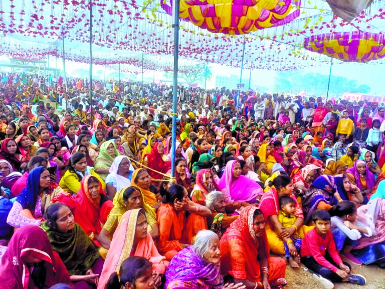 Buxar News: पूजा-अर्चना के साथ की गयी महादेव की प्राणप्रतिष्ठा
