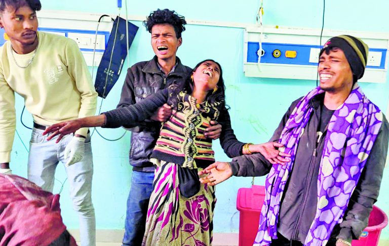 पिता के साथ पैदल जा रहे बच्चे को ऑटो ने मारी टक्कर, मौत