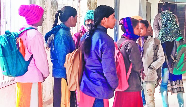 Chhapra News : कॉलेजों में भेजा गया स्नातक सेकेंड सेमेस्टर परीक्षा का एडमिट कार्ड