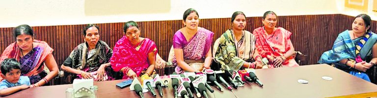 Rourkela News: किरमिरा ब्लाॅक अध्यक्ष के पति पर पीआरआइ सदस्यों को जान से मारने की धमकी देने का आरोप