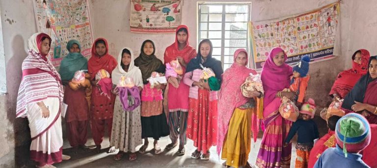 आंगनबाड़ी केंद्रों पर लाभुकों मिला टीएचआर