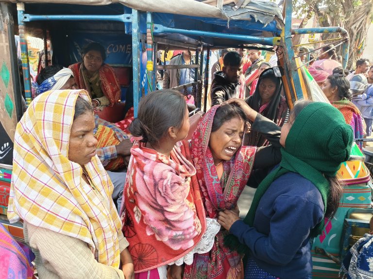 Giridih News: पीरटांड़ में दवा दुकानदार के इंजेक्शन लगाने के बाद युवक की मौत, दुकान सील