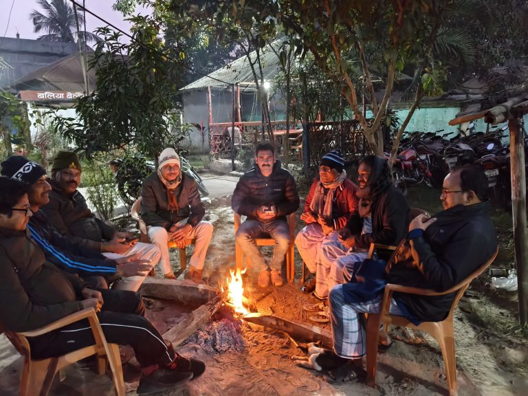 शीतलहरी व कड़ाके की ठंड से जनजीवन प्रभावित