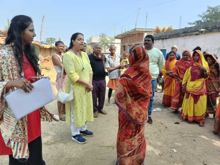 Deoghar News : नेस वाडिया की संस्था रिखिया इलाके में स्वच्छता पर करेगी काम, सर्वे किया शुरू