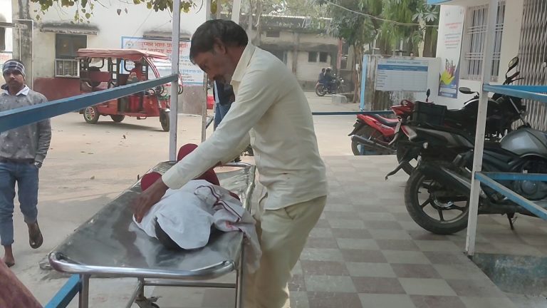 ट्रैक्टर की चपेट में आने से बालक की मौत, आक्रोशित लोगों ने की सड़क जाम
