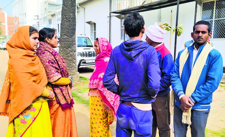 पंखे की कुंडी से लटका मिला युवक का शव