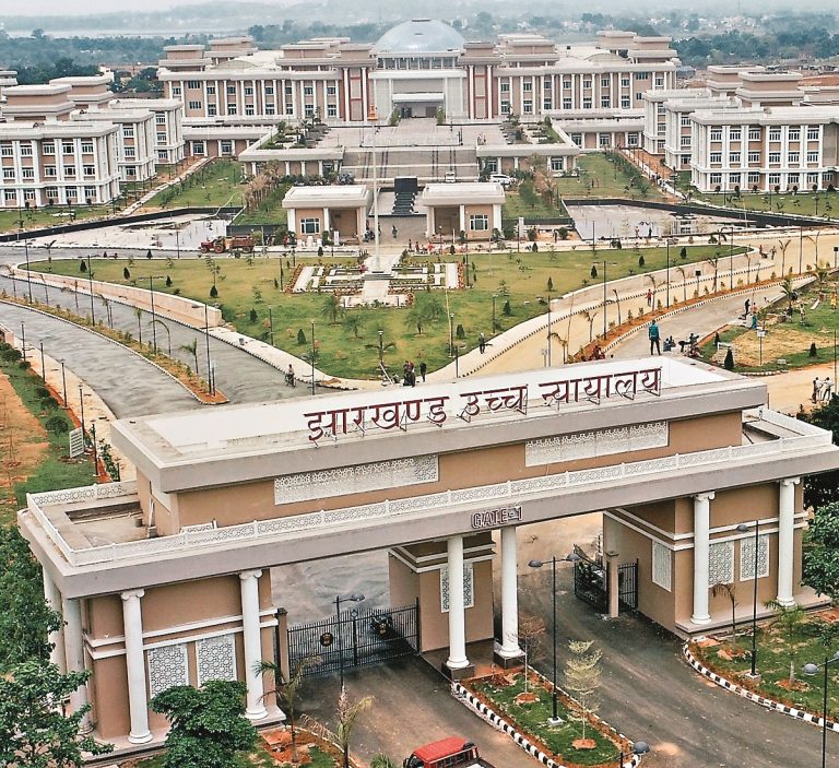 High Court News : लॉ अफसर की जगह अपर प्रशासक जांच रहे कागजात, हाइकोर्ट सख्त