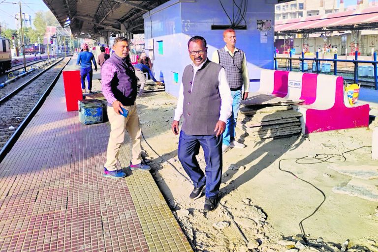 Gaya News : चार और पांच नंबर प्लेटफॉर्म की लंबाई-चौड़ाई का काम शुरू