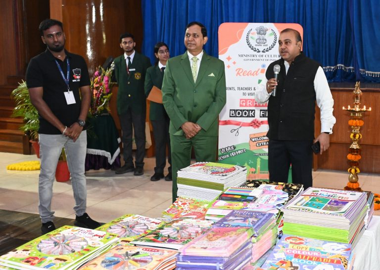 Bokaro News : व्यक्तित्व के विकास में पुस्तकें सहायक : त्रिपाठी