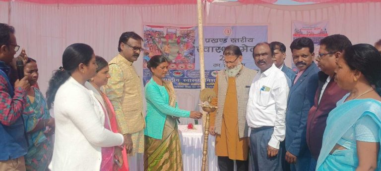 स्वास्थ्य मेला में सैकड़ों लोगों ने करायी जांच