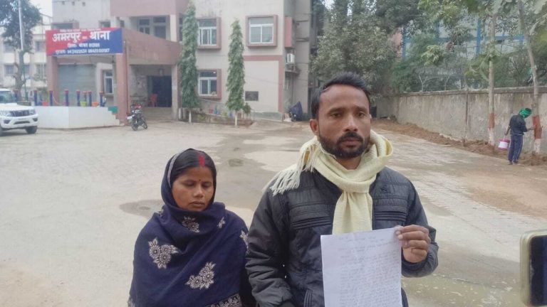 बदमाशों ने बाइक सवार दंपति के साथ की मारपीट, नकदी व मोबाइल छीनकर फरार