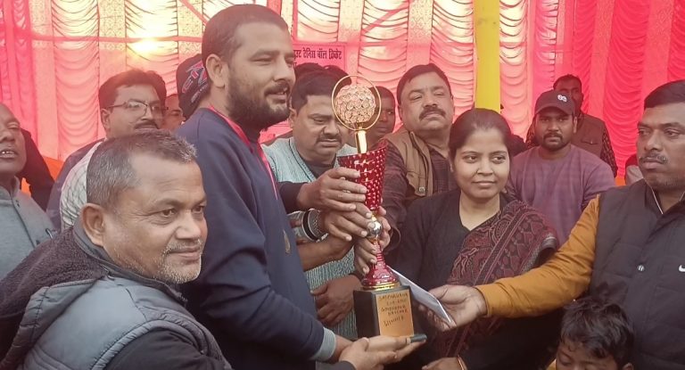 फाइनल मुकाबला में राजवाड़ा एलेवेन ने जीत कर शिल्ड पर कब्जा जमाया