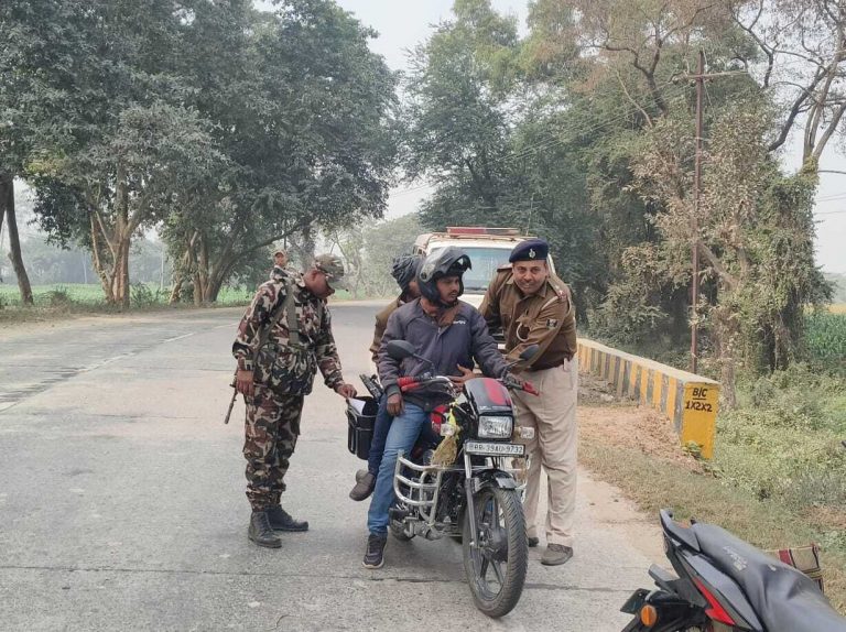 पुलिस ने एनएच पर चलाया वाहन चेकिंग अभियान