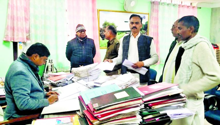 Hajipur News : गृहरक्षकों की हड़ताल दूसरे दिन भी रही जारी निकाला आक्रोश मार्च