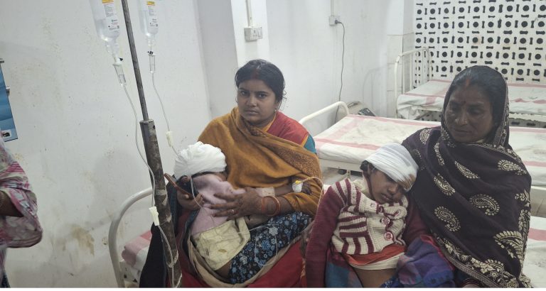 छत से गिरकर दो सगी बहनें जख्मी, रेफर छत से गिरकर दो सगी बहनें जख्मी, रेफर