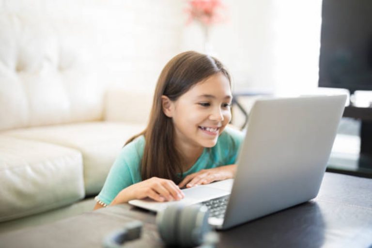 Parenting Tips: कंप्यूटर से तेज चलने लगेगा बच्चे का दिमाग, डायट में शामिल करें ये चीजें