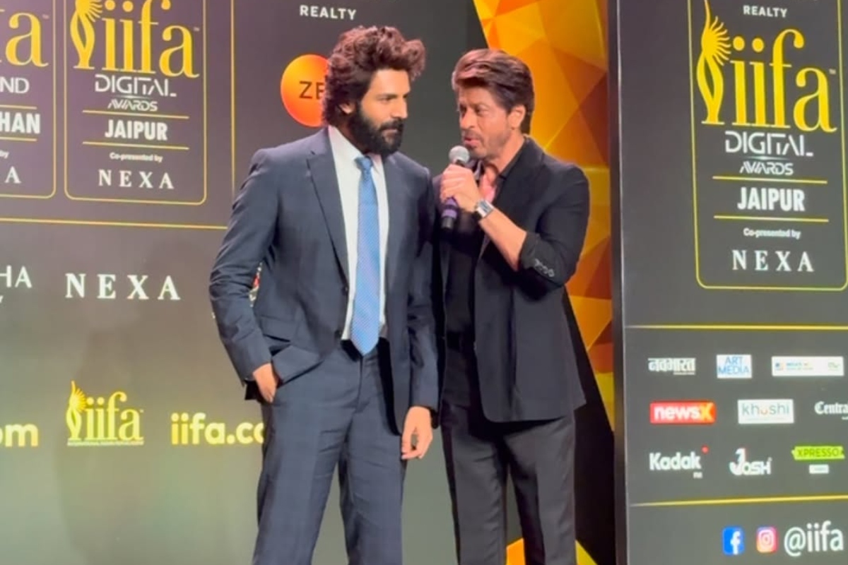 Shah Rukh Khan Teaches Rajasthani to Kartik Aaryan