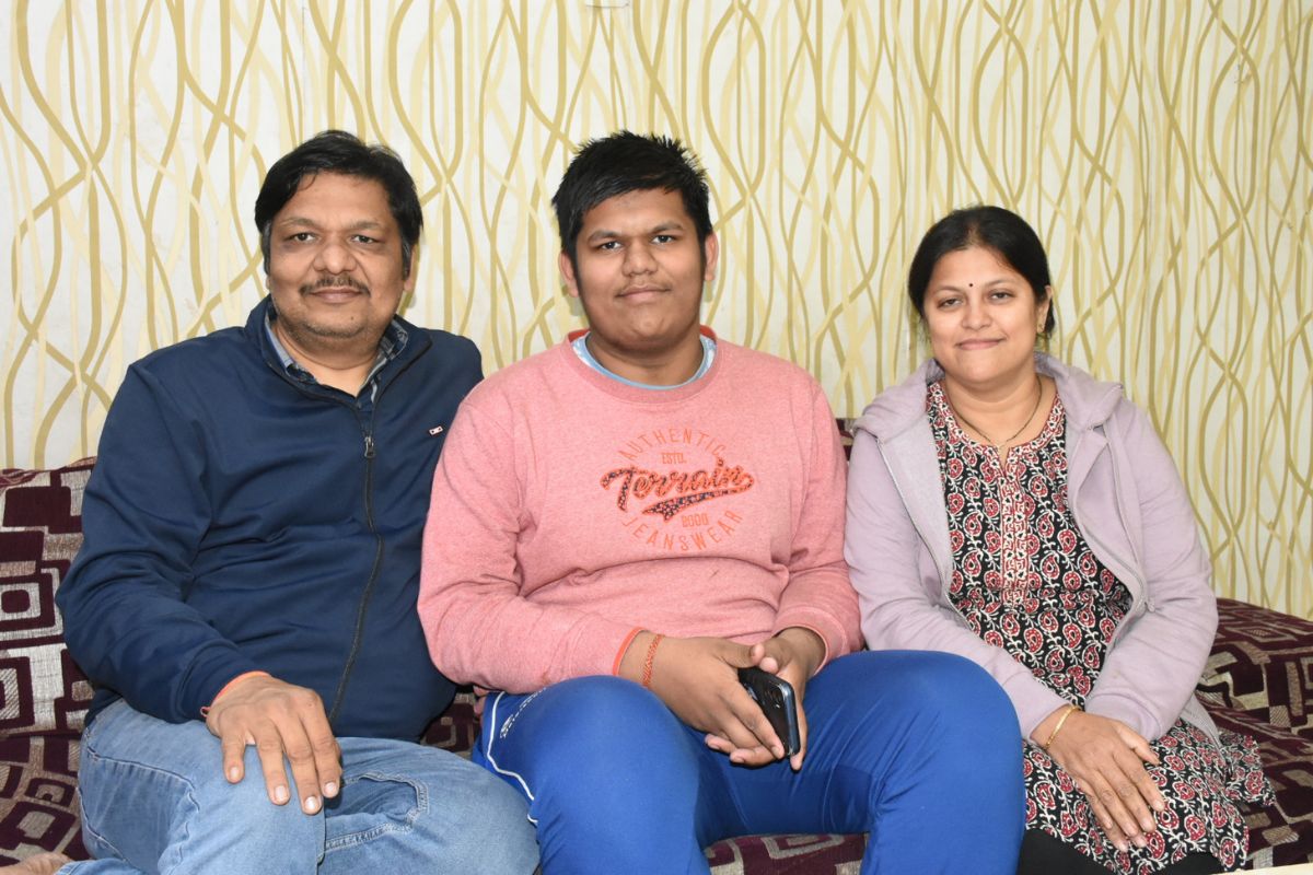 Abhimanyu Tibdewal with parents