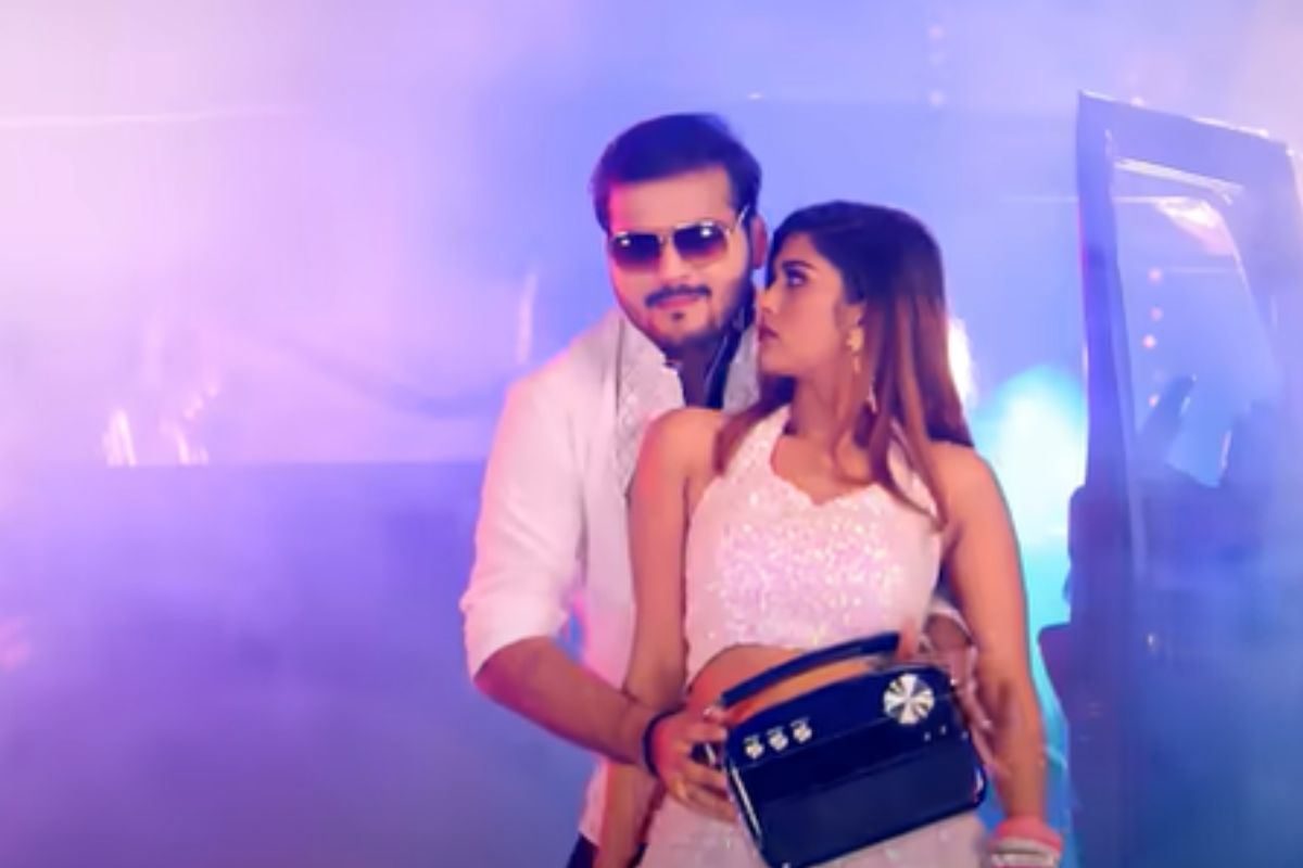 Arvind Akela kallu Songs