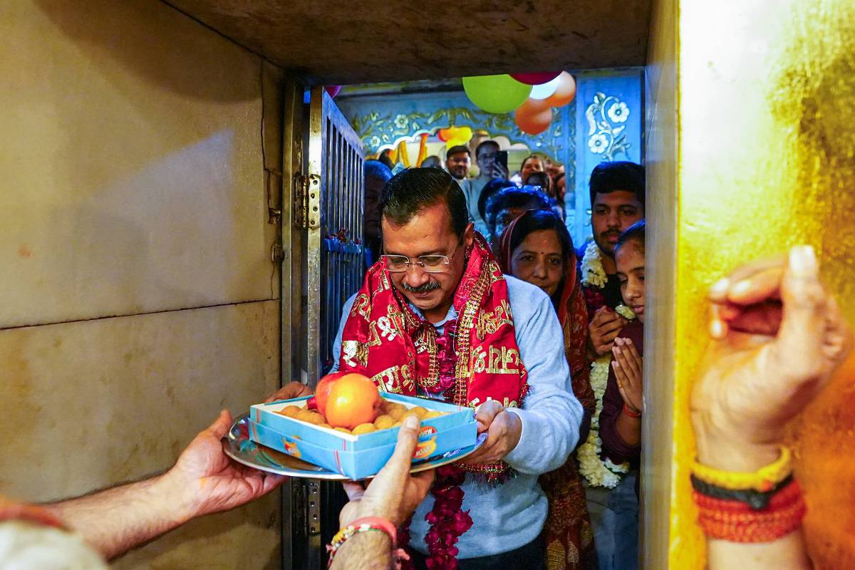 Arvind Kejriwal in Mandir