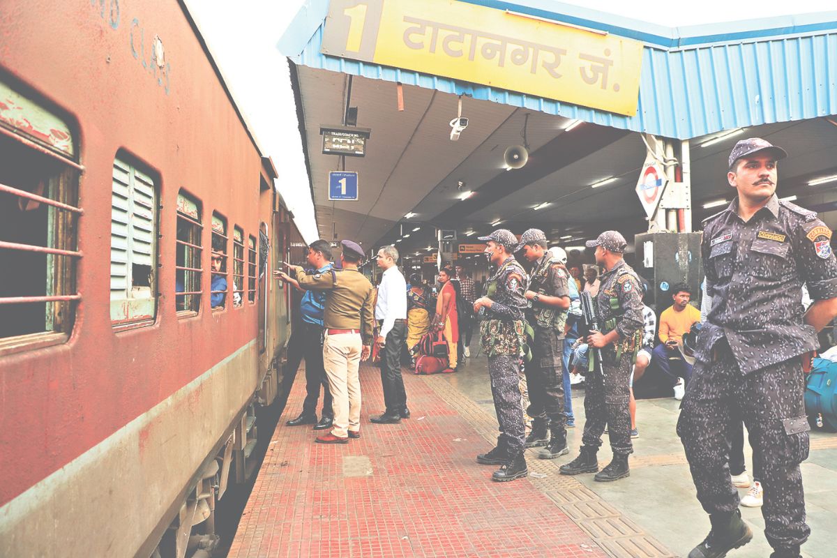 Coras commando at Tatanagar station