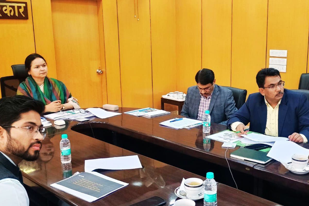 Jharkhand News Chief Secretary Alka Tiwary Review Meeting