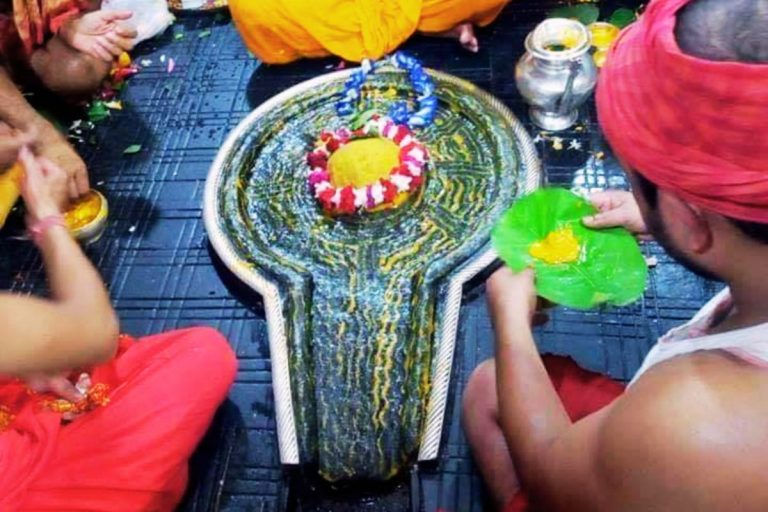 झारखंड के इस मंदिर में एक बार जरूर टेके माथा, पूरी होती है हर एक मनोकामना