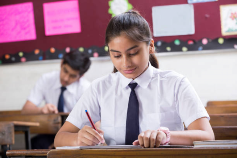 ICSE Class 10th Exam 2025: आज से शुरू हो रही है ICSE बोर्ड 10वीं की परीक्षा, देख लें जरूरी गाइडलाइन्स