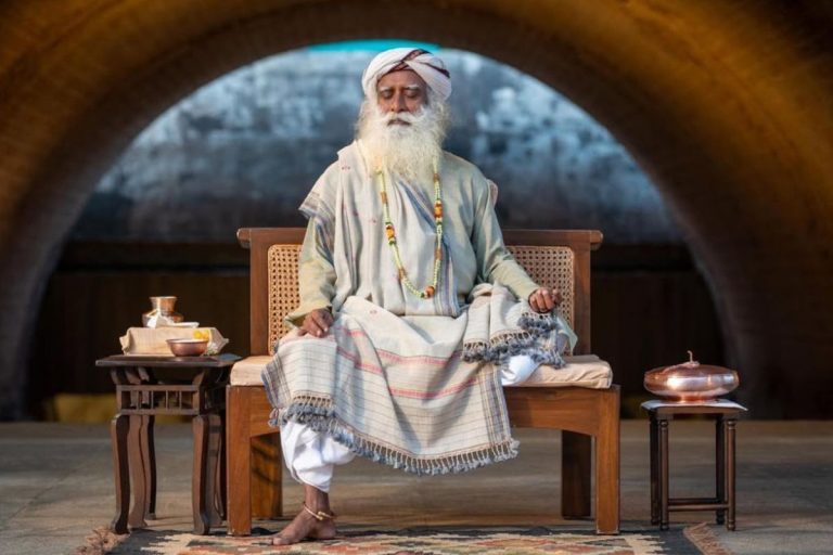 Sadhguru Quotes: जीवन हमारे भीतर है बाकी सब तो बस सामग्री है – सद्गुरु