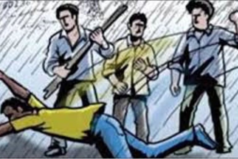 बिहार में शराब पीने से इंकार करना युवक को पड़ा महंगा, दबंगों ने पूरे परिवार की कर दी पिटाई