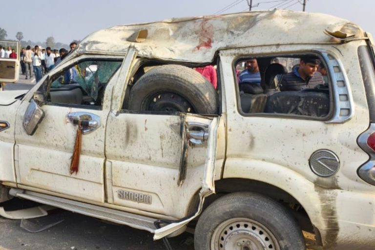 महाकुंभ से लौट रही स्कॉर्पियो मुजफ्फरपुर में पलटी, 5 लोगों की हुई दर्दनाक मौत, 4 की हालत गंभीर