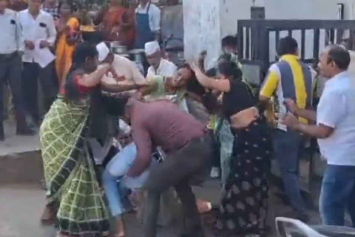 Viral Video mother in law and daughter in law fight