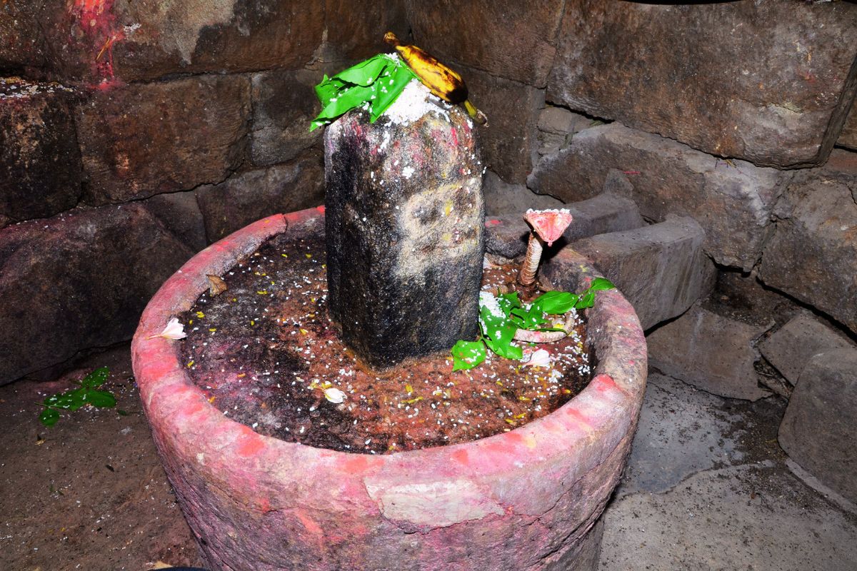 ancient Shiva temple Pahargaon Kamdara gumla jharkhand